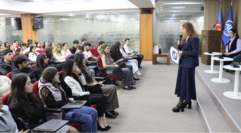 azerbaycan-universitetinde-tehsil-telebe-krediti-fondunun-infosessiyasi-kechirilib