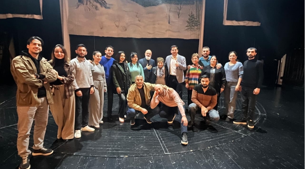 regionlarda-peshekar-teatr-dersleri-layihesinin-novbeti-ustad-dersi-mingechevirde-kechirilib