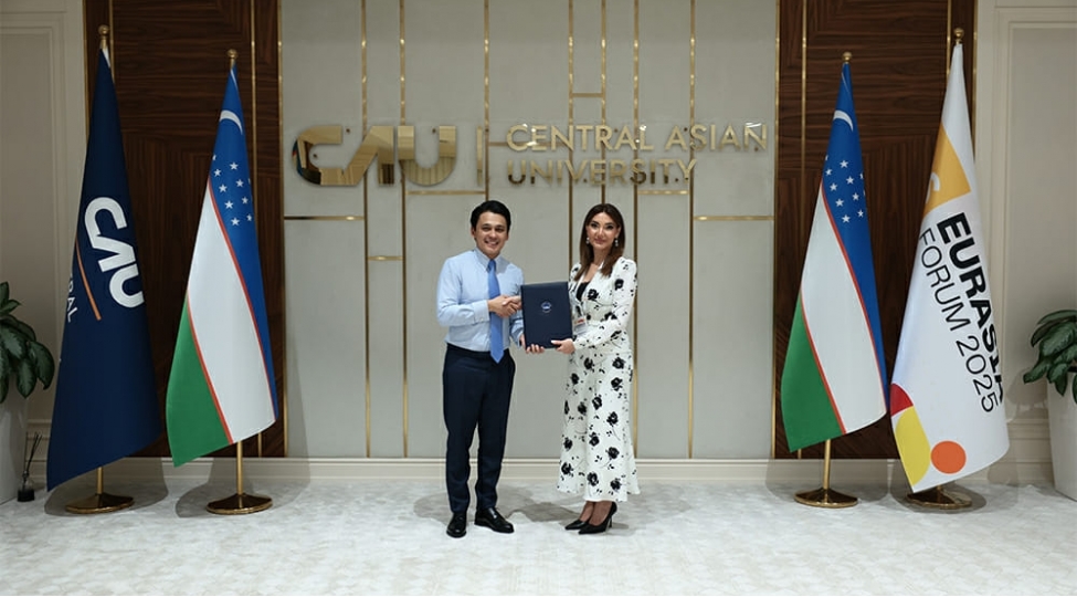 azerbaycan-universiteti-ile-merkezi-asiya-universiteti-arasindaemekdashliga-dair-memorandum-imzalanib
