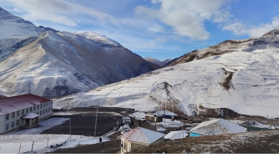 xinaliq-ve-qiriza-qar-yagdi