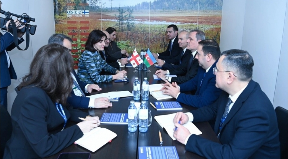 azerbaycanla-gurcustan-arasinda-bir-sira-saheler-uzre-emekdashliq-muzakire-edilib