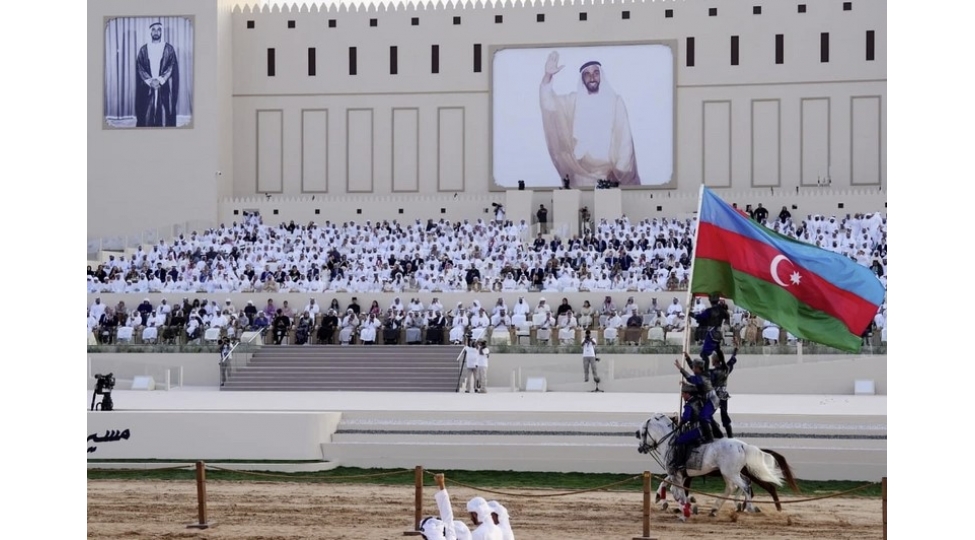 qarabag-atlari-ebu-dabide-numayish-olunub