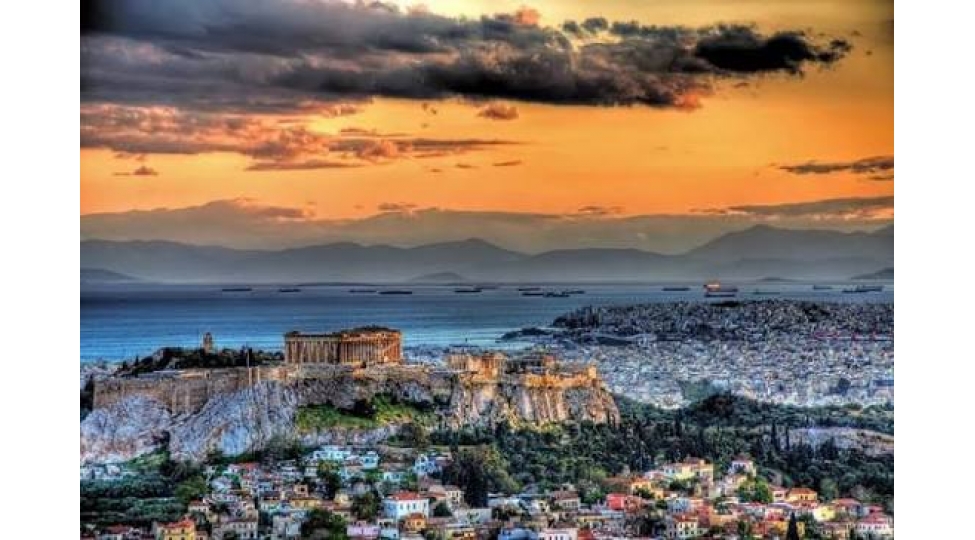 polisle-etirazchilar-arasinda-toqqushma