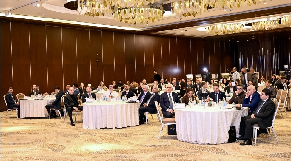 qarabagin-dirchelishi-azerbaycan-intibahinin-hekayesi-kitabinin-teqdimat-merasimi-kechirilib-foto