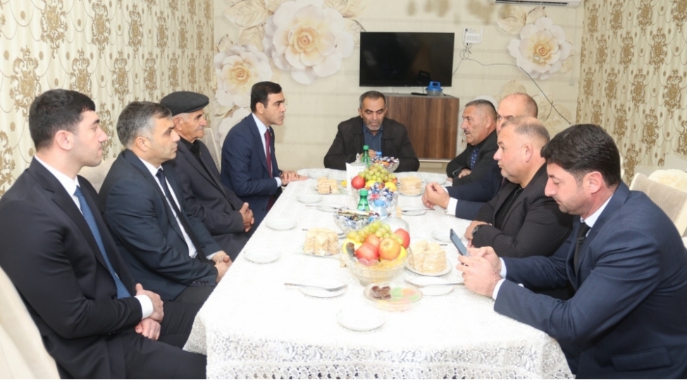 millet-vekili-terterde-shehid-ailesini-ziyaret-edib-foto