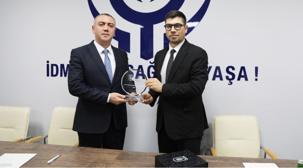 neftchi-idman-klubu-ve-ahiita-arasinda-emekdashliq-memorandumu-imzalanib