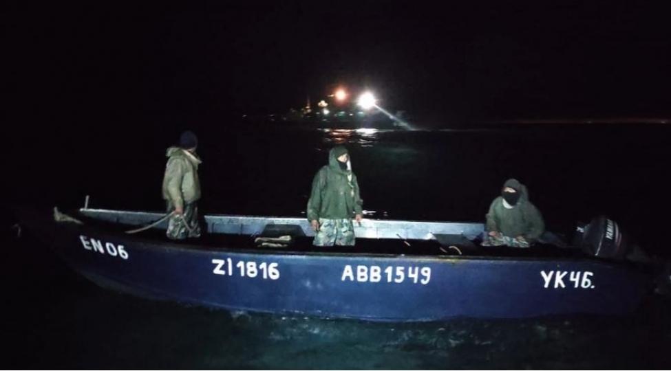 xezerde-komeksiz-qalan-baliqchilar-xilas-edilib-video