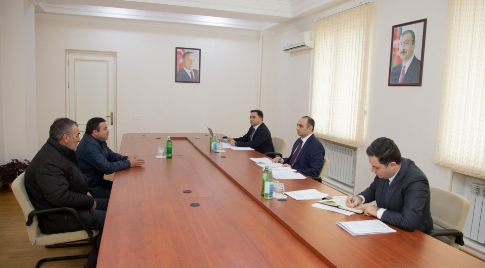 aqroservis-asc-nin-sedri-agdashda-vetendashlarin-muracietlerini-dinleyib