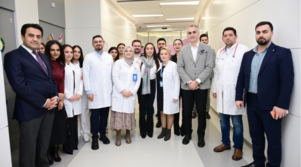 liv-bona-dea-hospitalinda-sumuk-iliyi-neqli-merkezinin-achilishi-olub