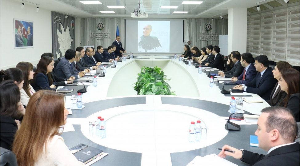 ulu-onder-heyder-eliyevin-xatiresi-iitkm-de-anilib