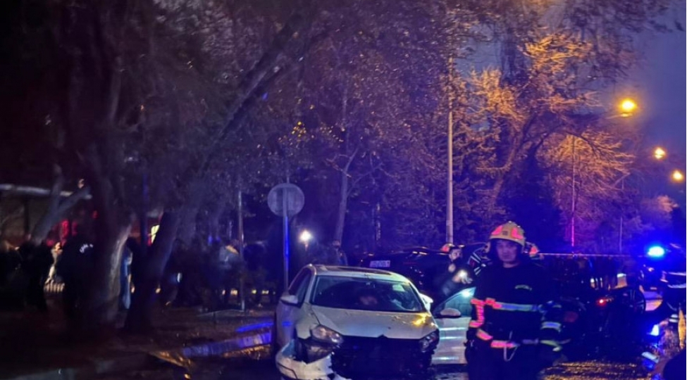 qezaya-ugrayan-avtomobil-qaz-borusuna-chirpilib