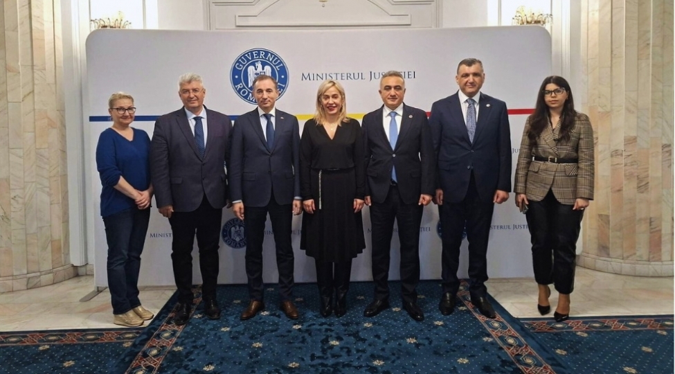 vekiller-kollegiyasinin-rehberliyi-ruminiyanin-edliyye-nazirliyinde-gorush-kechirib