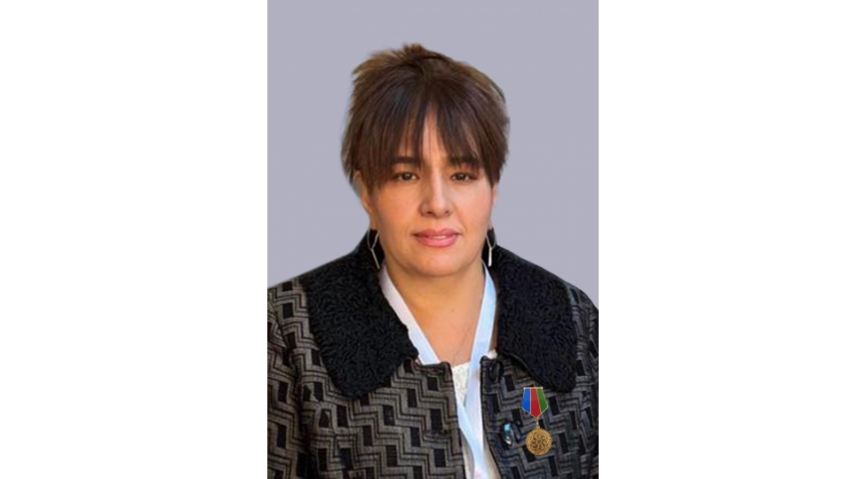 esl-ziyali-ve-pedaqoq-qadin