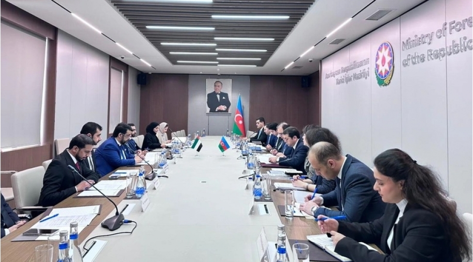 azerbaycanla-bee-arasinda-konsulluq-meslehetleshmeleri-kechirilib