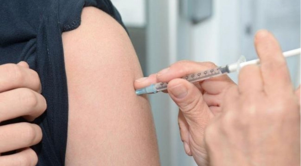 vuqar-qurbanov-tibb-bacilarinin-evlerde-iyne-vurmalarina-icaze-yoxdur