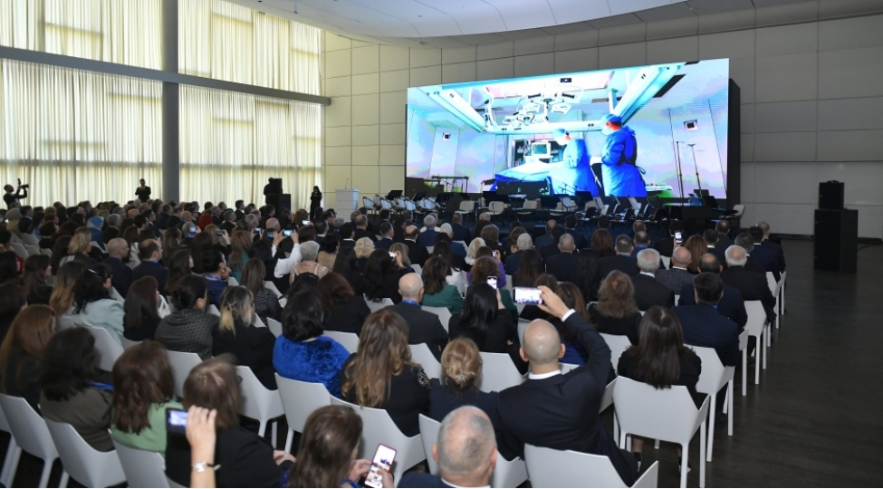 hekimleri-tekmilleshdirme-institutunun-90-illik-yubileyine-hesr-olunmush-beynelxalq-elmi-praktik-konqres-ishe-bashlayib-