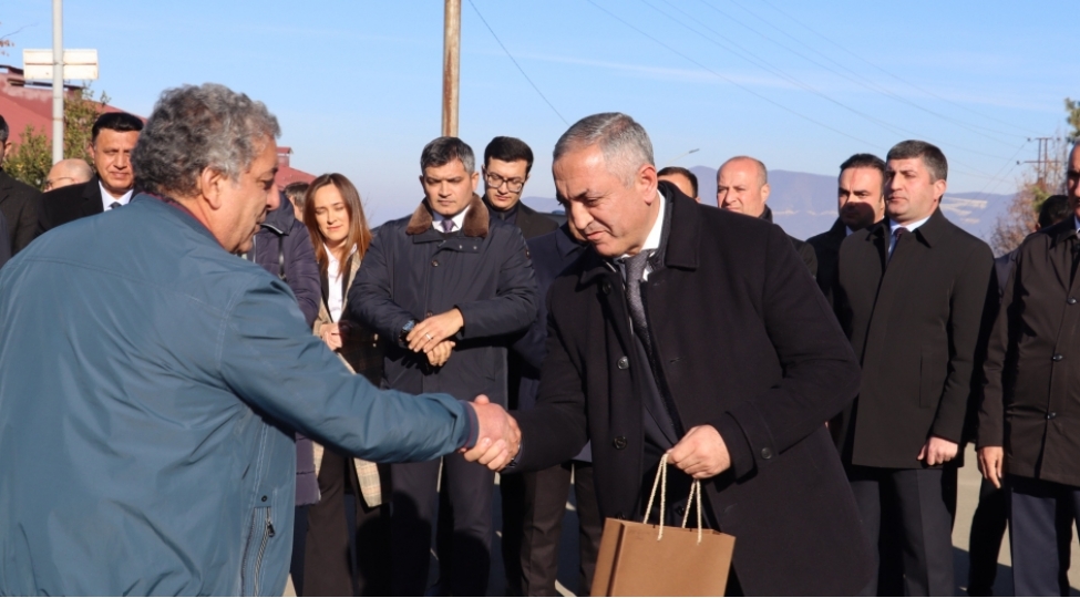 dogma-yurda-qayidan-kerkicahan-sakinlerine-menzillerin-acharlari-teqdim-edilib-foto