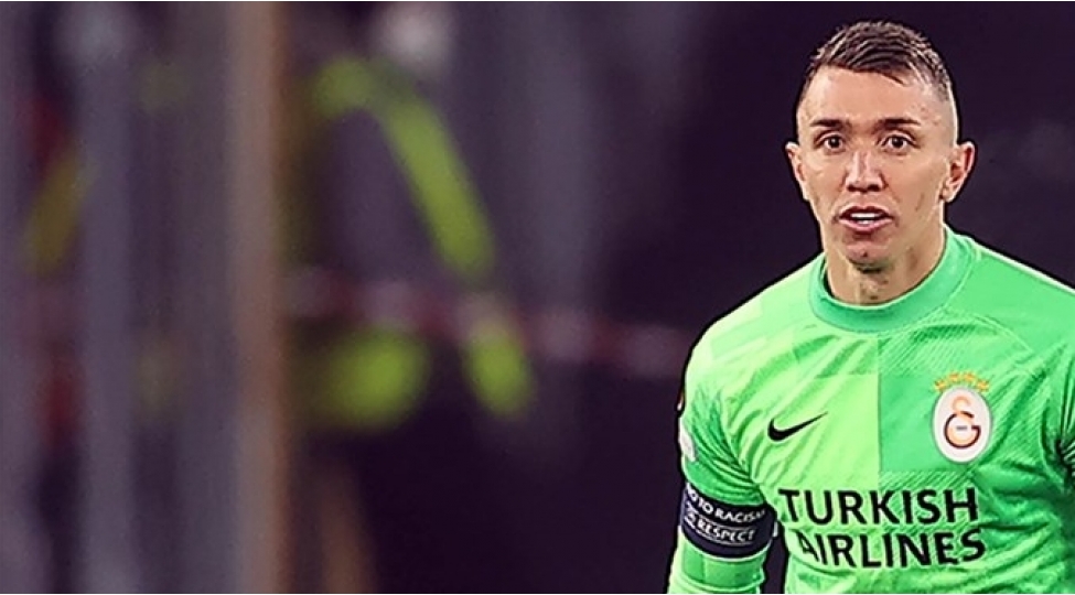 fernando-muslera-novbeti-uguruna-imza-atib