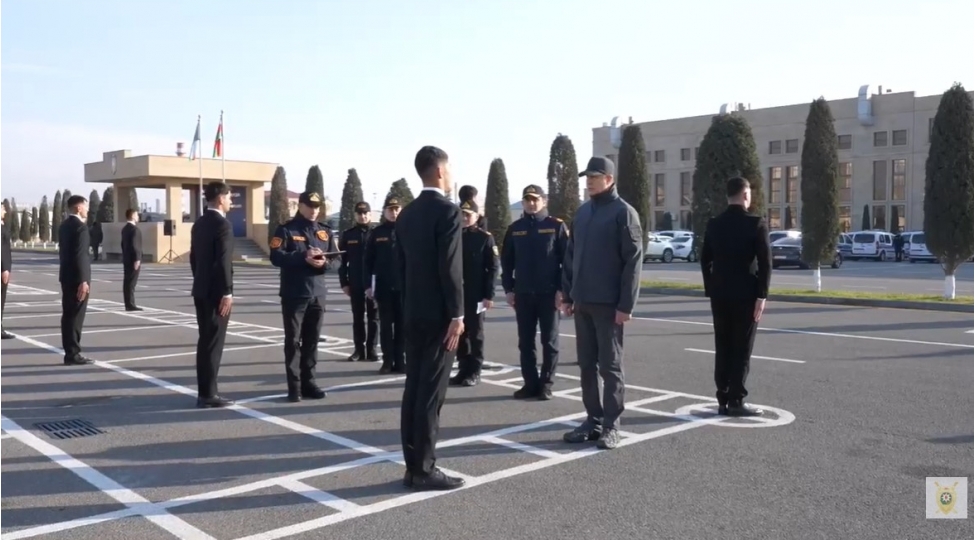 daxili-ishler-naziri-genclerin-sirasindan-sechim-edib-video