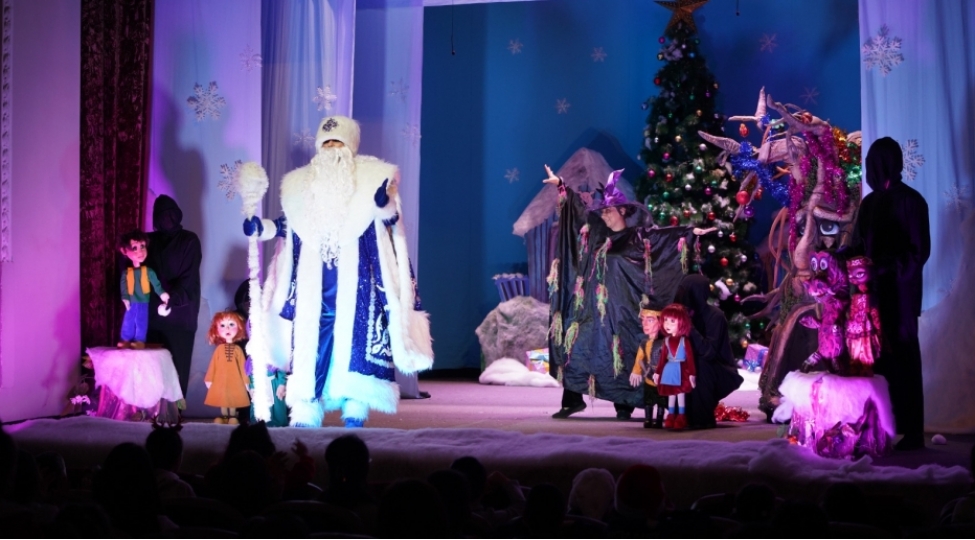 qish-nagili-adli-eylenceli-sehne-eserinin-premyerasi-kechirilib