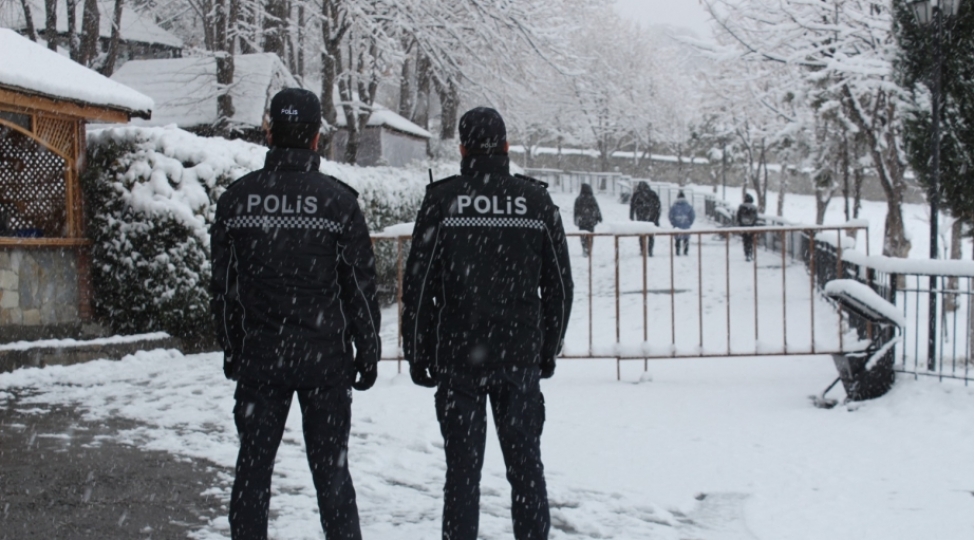 polis-emekdashlari-terefinden-fasilesiz-xidmet-davam-etdirilir
