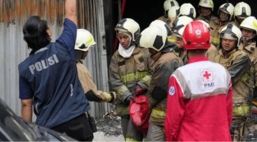 qocalar-evinde-bash-veren-yanginda-16-nefer-olub