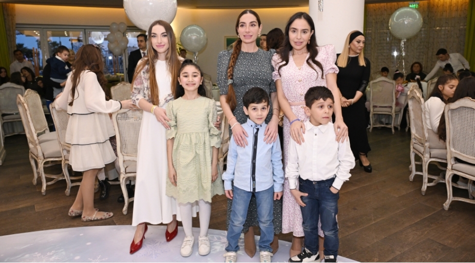leyla-eliyeva-arzu-eliyeva-ve-alena-eliyeva-xususi-qaygiya-ehtiyaci-olan-ushaqlar-uchun-teshkil-olunan-bayram-shenliyinde-ishtirak-edibler