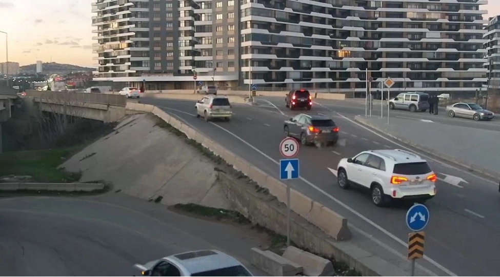 bineqedide-yol-hereketinde-deyishiklik-edilib