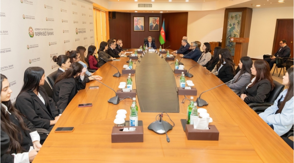merkezi-bank-terefinden-bsu-da-kechirilen-iqtisadi-jurnalistikanin-inkishafina-destek-proqrami-yekunlashib