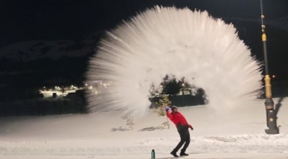 turkiyede-qaynar-su-havada-donur-fotovideo