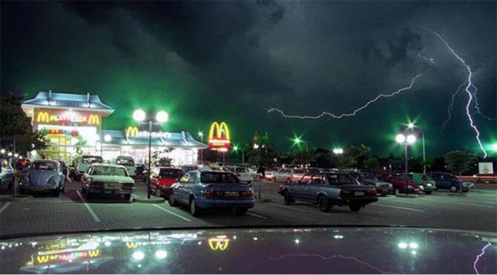 car-da-ildirim-dushub-iki-nefer-olub-150-nefer-yaralanib