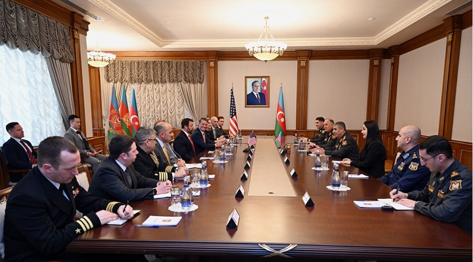 zakir-hesenov-absh-numayende-heyetinin-uzvleri-ile-gorushub