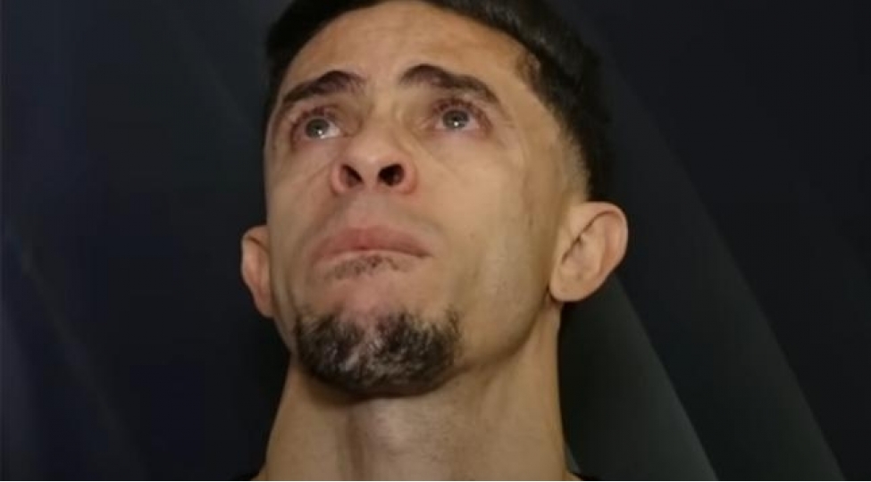 beshiktashidan-aglayaraq-ayrildi-video