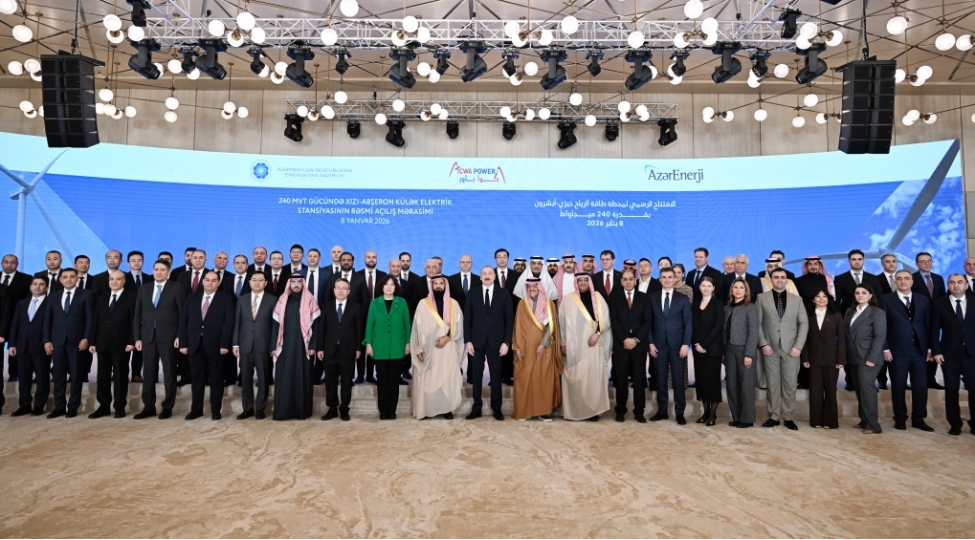 azerbaycanin-enerji-modeli-yeni-merheleye-daxil-olur