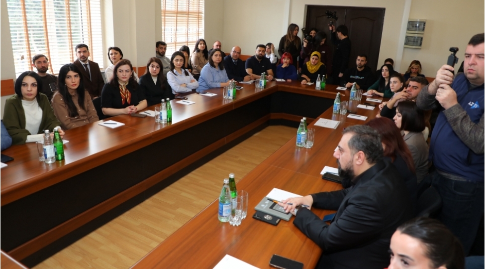 teleradio-akademiyasinda-mediada-azerbaycan-dili-movzusunda-telimler-bashlanib