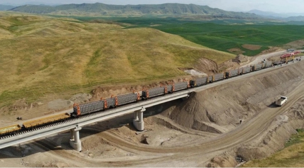 gurcustan-bu-il-ermenistani-ve-azerbaycani-turkiye-ile-birleshdiren-yollarin-tikintisini-basha-chatdirmagi-planlashdirir