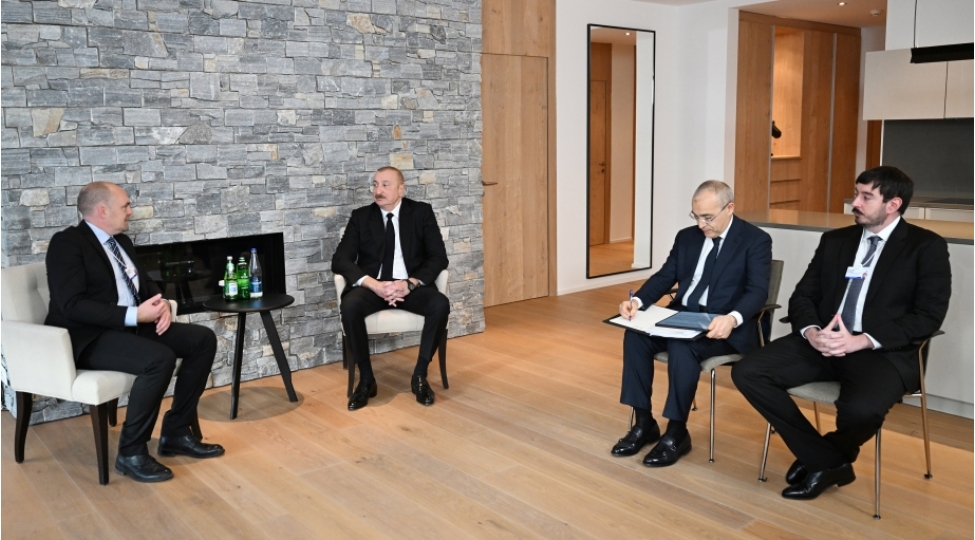 prezident-ilham-eliyev-davosda-morten-dirholm-ile-gorushub
