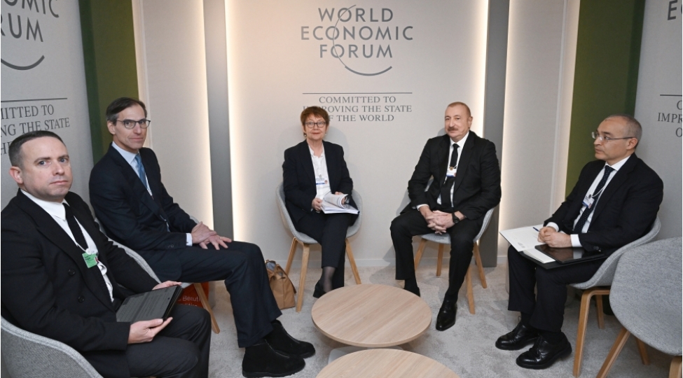 prezident-ilham-eliyev-davosda-avropa-yenidenqurma-ve-inkishaf-bankinin-prezidenti-ile-gorushub