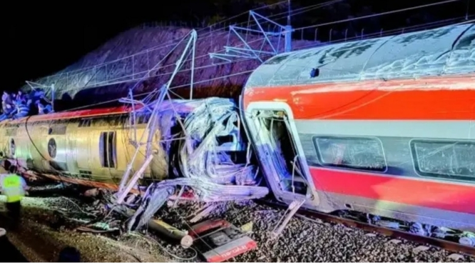 ispaniyada-iki-qatarin-relsden-chixmasi-neticesinde-helak-olanlarin-sayi-45-e-chatib