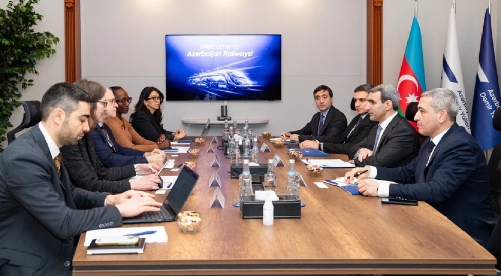 ady-ile-dunya-banki-arasinda-emekdashliq-muzakire-olunub