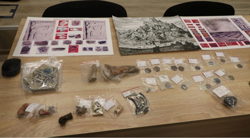 beshbarmaq-arxeoloji-ekspedisiyasinin-2025-ci-il-tedqiqatlarinin-yekunu-teqdim-olunub