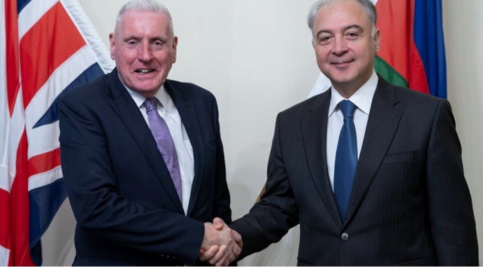 britaniya-ile-azerbaycan-arasinda-mudafie-sahesi-uzre-emekdashliq-derinleshir