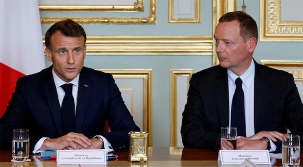 reuters-makronun-mushaviri-moskvaya-sefer-edib