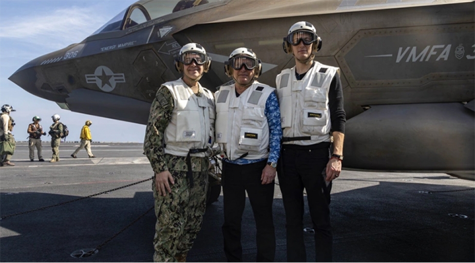 uitkoff-ile-kushner-abraham-lincoln-aviadashiyicisinda-olublar