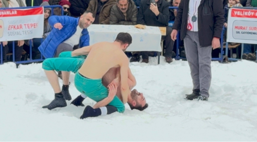 azerbaycan-pehlevani-turkiyede-qar-uzerinde-gulesh-turnirinin-qalibi-olub