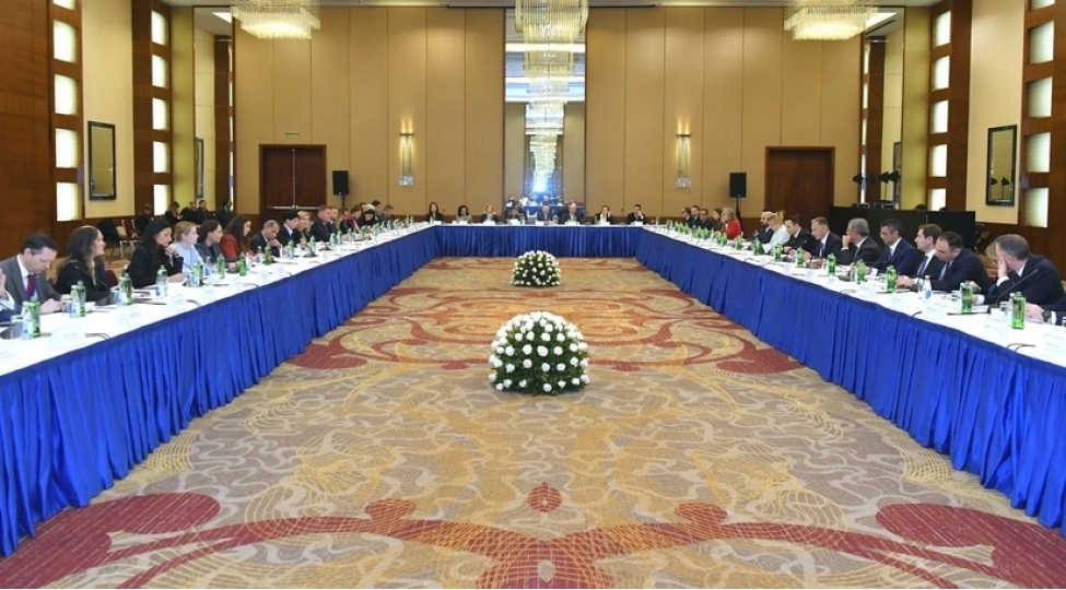 azerbaycanla-absh-arasinda-suni-intellekt-sahesinde-emekdashliq-muzakire-edilib