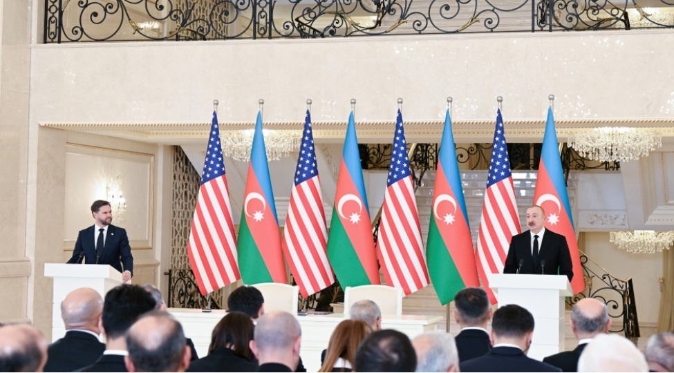 azerbaycan-prezidenti-ilham-eliyev-ve-absh-in-vitse-prezidenti-cey-di-vens-metbuata-beyanatlarla-chixish-edibler-yenilenib