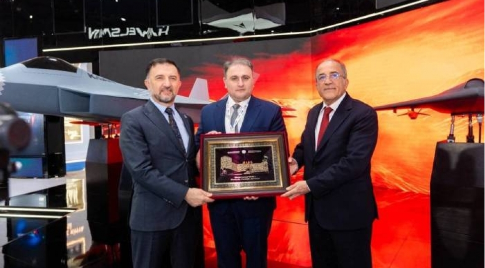 vuqar-mustafayev-er-riyaddaki-herbi-sergide-gorushler-kechirib