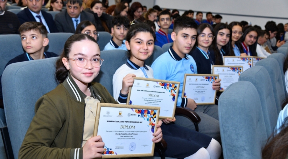 musabiqe-ve-olimpiada-qalibleri-mukafatlandirilib