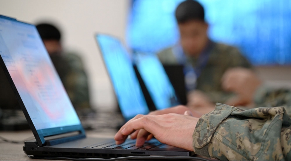 azerbaycan-ve-boyuk-britaniya-herbchileri-kibertehlukesizlik-teliminde-ishtirak-edibler